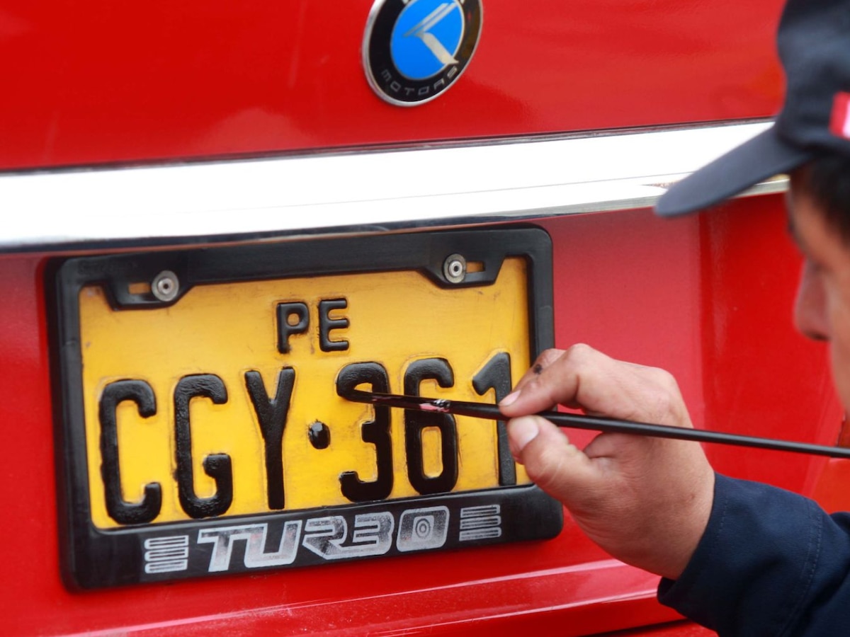 Coloca tu placa en facturas por gastos de mantenimiento de vehículo